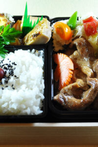 Garallery Smart Phone 18 02 Grilled Pork Ginger Bento 1707 2560 Obento Madeyni